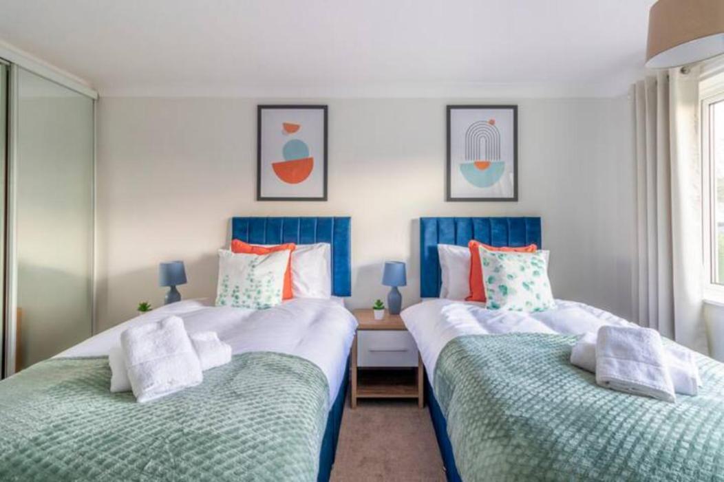 Trendy Sea View 2 Bedroom Sleeps 6 - Free Parking Bournemouth Exterior foto