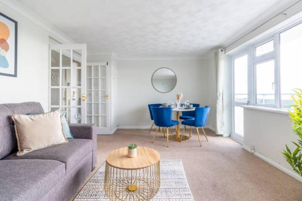 Trendy Sea View 2 Bedroom Sleeps 6 - Free Parking Bournemouth Exterior foto